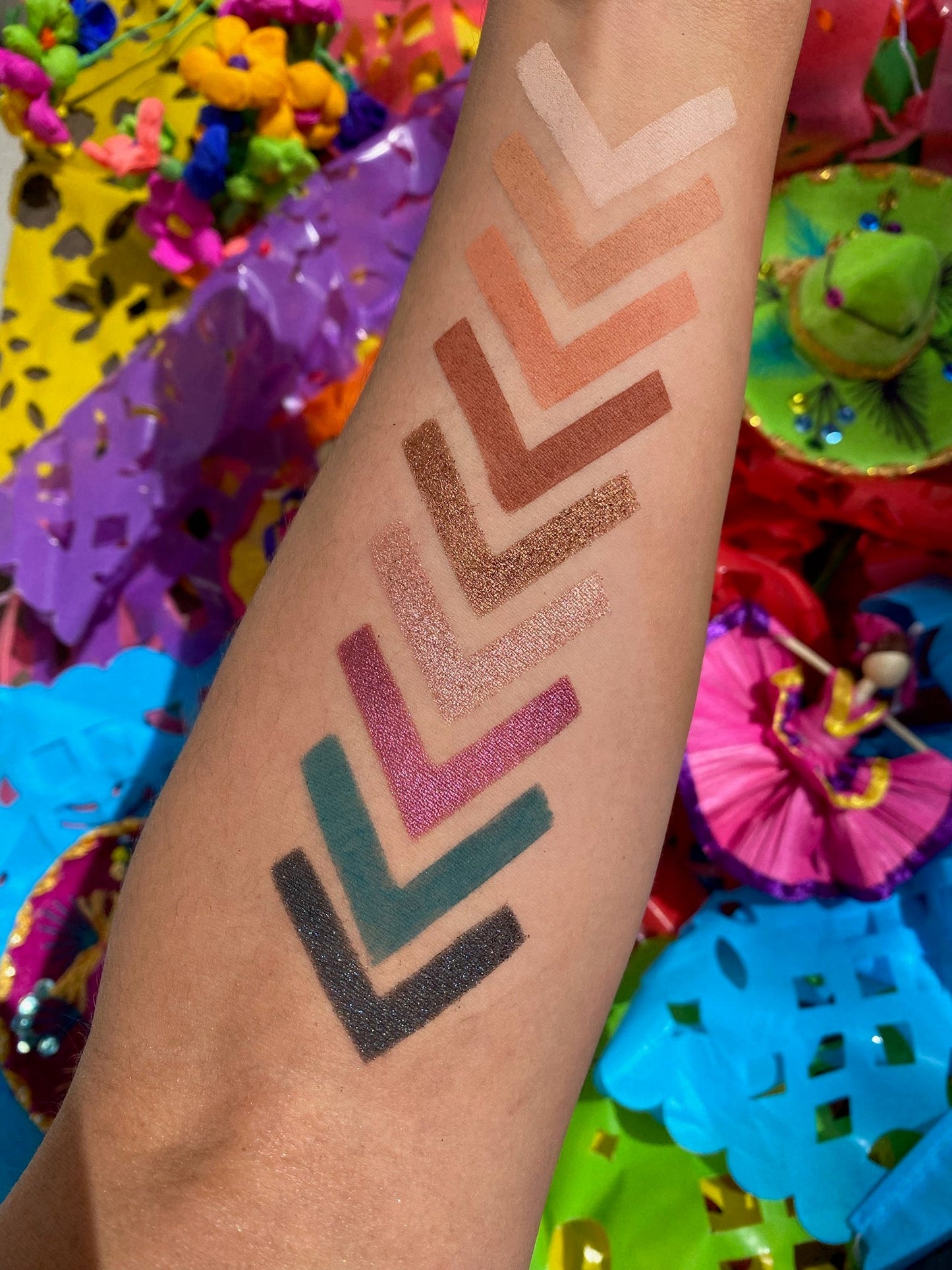 Best Seller! FIESTA (Chica Beauty Mini-9 Eyeshadow Palette)